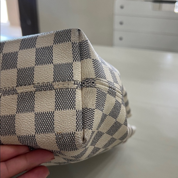 Louis Vuitton Damien Azur
Graceful PM handbag - Picture 13 of 17